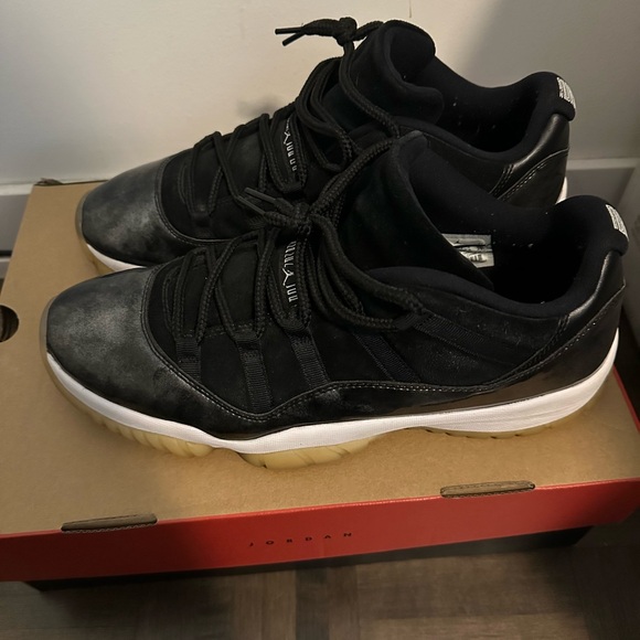 JORDAN RETRO 11’S - Picture 3 of 3